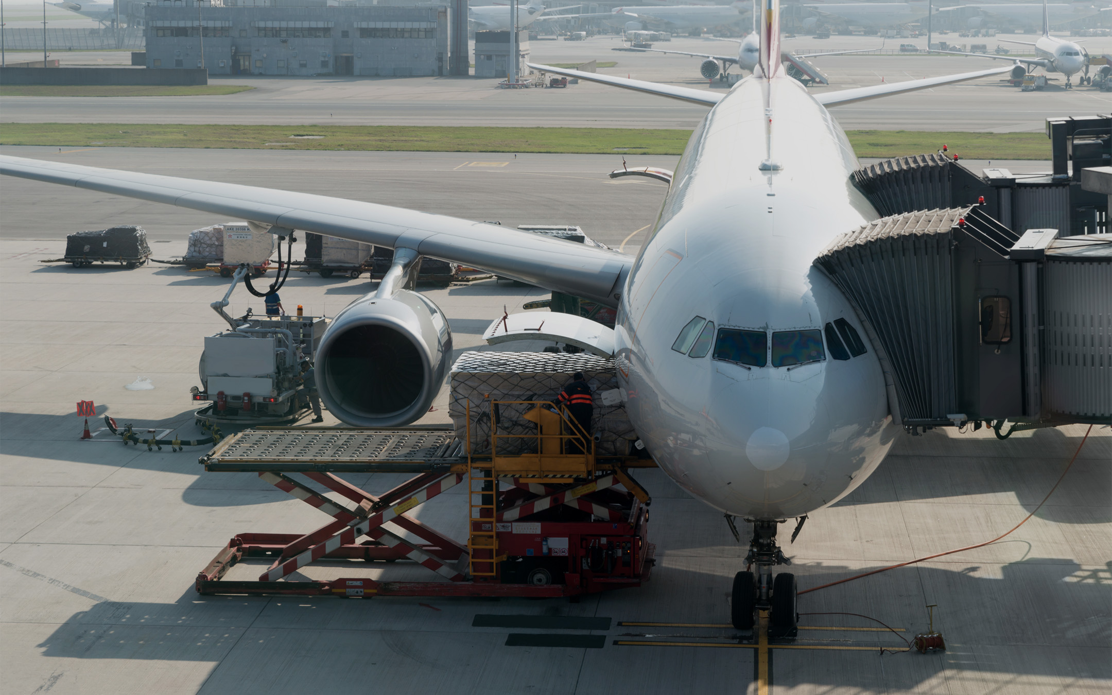 Software en aeropuertos:<h4>mejorando la seguridad, eficiencia y experiencia del pasajero.</h4>